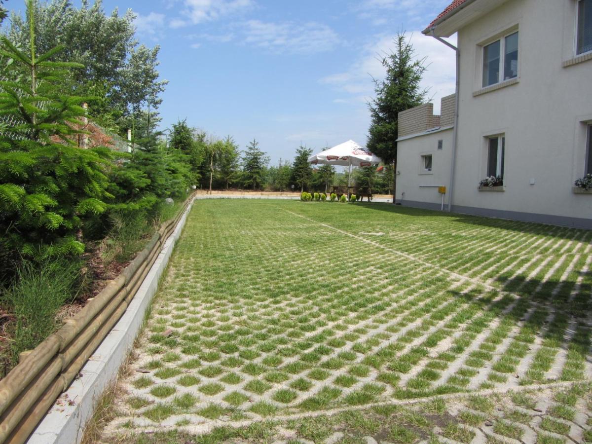 Pokoj Vivat Mierzyn  Luaran gambar